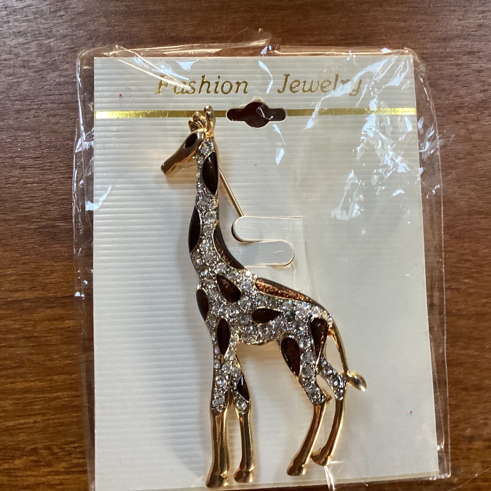 Vintage Giraffe Brooch Pin Rare find